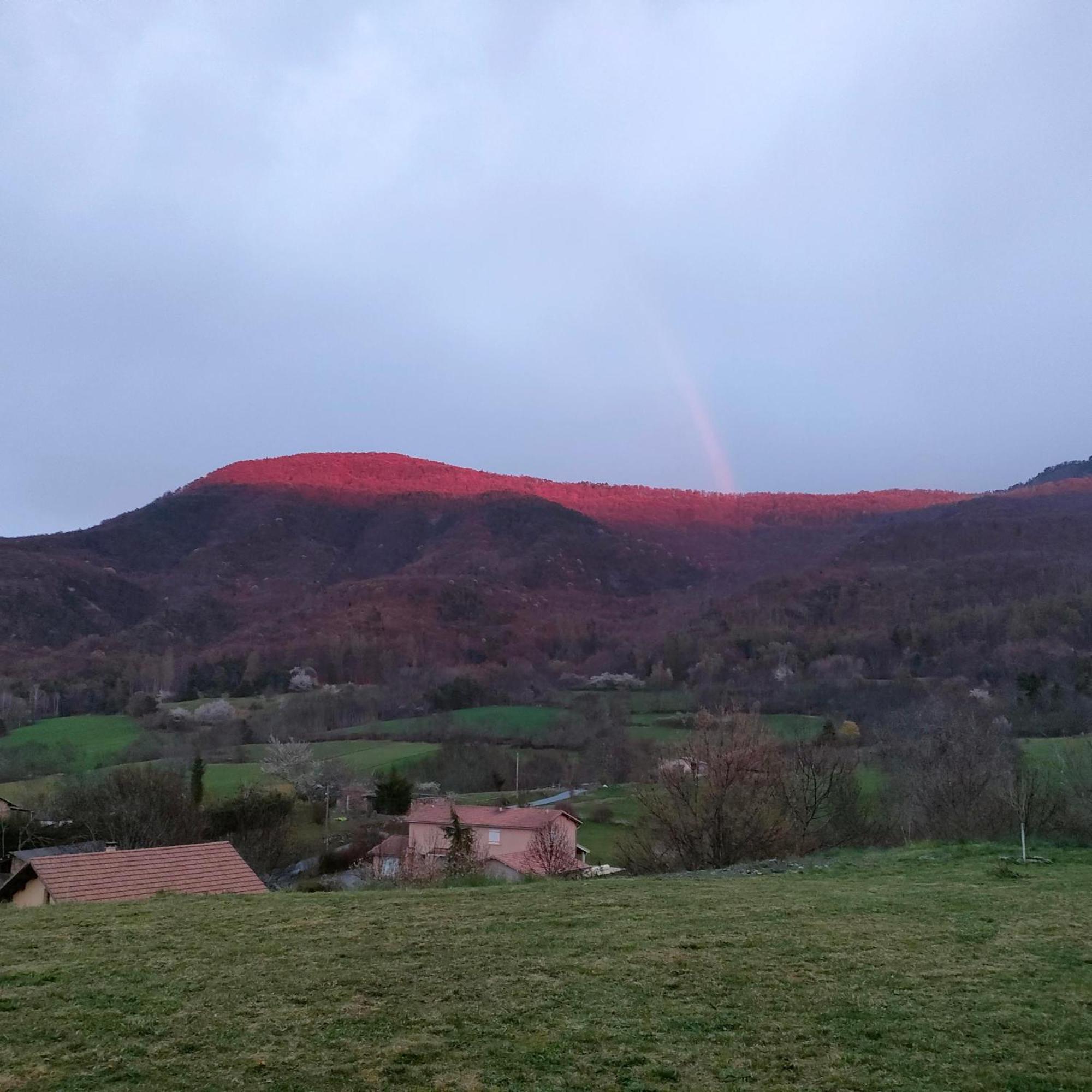 Villa Au Toit Des 4 Saisons Venterol  Esterno foto